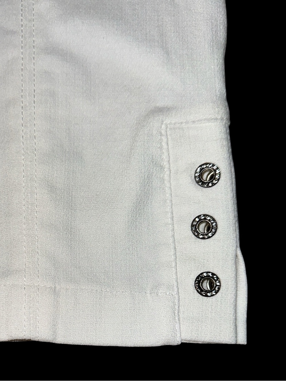 Mesmerize Stretch Cropped White Capris w/ Embellished Grommets on Hem. Size 10. - Picture 3 of 5